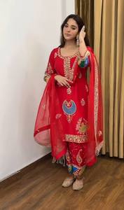Ensemble de costume en soie crêpe naturelle lourde avec broderie de sequins de 5 mm et dupatta en tulle, tenue de soirée ethnique entièrement cousue pour femme - Product Image 3