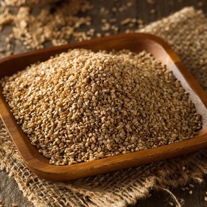 Graines de sésame brun de qualité export premium, soigneusement nettoyées, riches en huile naturelle, conditionnement en vrac pour les acheteurs importateurs et la vente en gros - Product Image 5