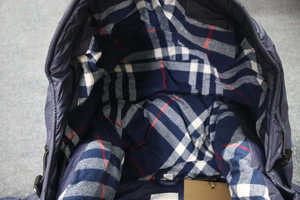 Veste matelassée de luxe pour homme, style streetwear, coupe ajustée, col montant et capuche, idéale pour l'hiver (OEM) - Product Image 3