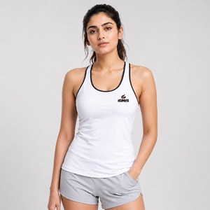 Camiseta sin mangas ligera para mujer diseñada con materiales transpirables para máxima comodidad durante el entrenamiento y actividades al aire libre. - Product Image 1