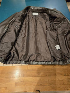 Chaqueta de Cuero Genuino Marrón de Alta Calidad, Estilo Bomber, Chaqueta Moderna Premium, OEM Personalizada - Product Image 2