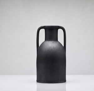 Vase noir minimaliste contemporain, texture sculpturale, objet décoratif, commande en gros - Product Image 1