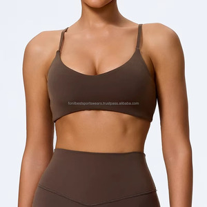 Ensemble de yoga pour femme : Haut court à col rond et dos nageur, short taille mi-haute, couleur unie, sans couture, respirant, écoresponsable, Spandex/Nylon - Product Image 5