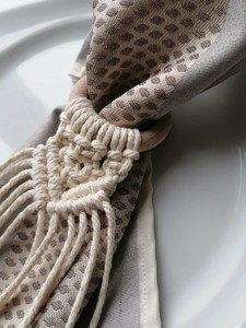 Anneau de serviette en macramé, décoration de table, mariage, déco bohème, porte-couverts noué - Product Image 2