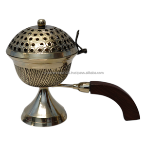 Quemador de incienso de latón con mango de madera, quemador de carbón portátil para uso en el hogar, templo, rituales y meditación. - Product Image 4