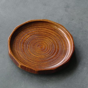 Assiette de service ronde en bois rustique faite à la main avec texture rainurée circulaire détaillée, grain naturel, plateau de présentation alimentaire - Product Image 2