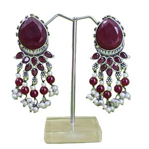 Boucles d'oreilles pendantes ethniques en argent oxydé, forme poire, style chandelier, pour femme, bijoux vintage bohèmes, cristal et pierre rouge - Cadeau pour elle - Product Image 1