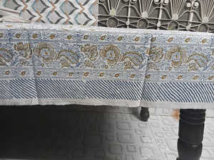 Nappe en coton indien Boho faite à la main Design floral imprimé pour mariage rustique ou décor de salle à manger - Product Image 2