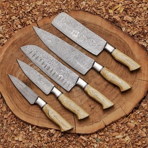 Juego de Cuchillos de Chef de Acero de Damasco Hechos a Mano, Premium, Personalizados, 5 Piezas, Ambidiestros, Acabado Satinado, Mangos de Madera, Funda de Cuero - Product Image 4