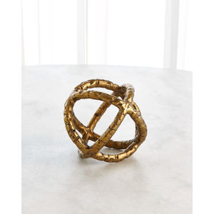 Escultura Triangular de Metal Dorado Abstracta de Lujo, Arte Moderno Nórdico para Decoración del Hogar, Adorno Hecho a Mano para Mesa - Product Image 5