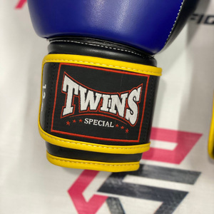 Guantes de Boxeo Profesionales para Muay Thai, Diseño Nuevo, Personalizados con Logotipo, Todos los Colores, Correa Ajustable para Sparring - Product Image 3