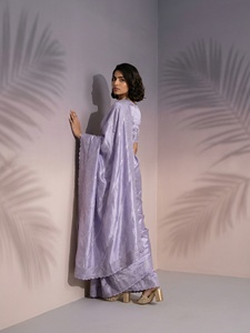 Sari de Seda de Frambuesa Pura para Mujer, Marca Elite Weaves, Bordado con Diseño Leheriya y Borde de Lentejuelas, Hecho en India - Product Image 6