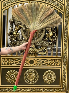 GRAN FIESTA 2026! Escoba de hierba suave tejida a mano - Mango envuelto en plástico de larga duración - Escoba vietnamita de la mejor calidad - Ecológica - Product Image 4