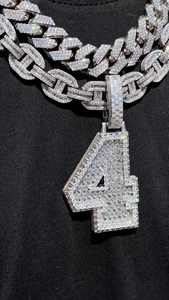 Collar Personalizado Hecho a Mano con Colgante Número 4 en Plata de Ley 925 con Incrustaciones de Diamantes Moissanite en Oro Blanco para Hombre - Product Image 2