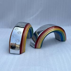 Urna Funeraria Moderna de 8 Pulgadas con Diseño de Puente Arcoíris 3D para Mascotas, Figura de Aluminio Grabada con Diseño Floral para Cenizas de Mascotas de Año Nuevo - Product Image 2