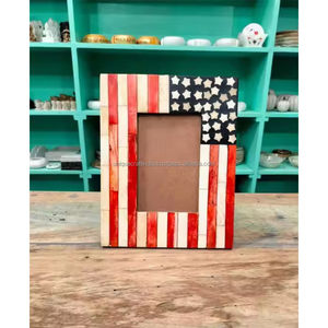 Marco de Fotos de Madera con Incrustaciones de Resina, Hecho a Mano, Ecológico y Duradero, Inspirado en la Bandera, con Estrellas y Rayas Patrióticas, para Mesa - Product Image 1