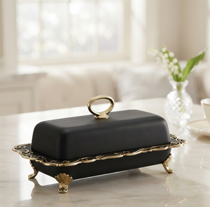 Beurrier décoratif en aluminium noir mat fait main pour la cuisine et le petit-déjeuner - Product Image 1