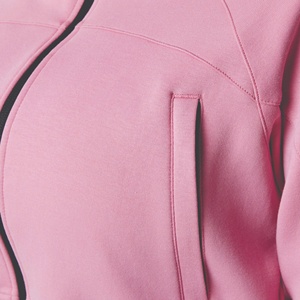Femmes en détresse haut court à capuche personnalisé 100% coton Tech polaire Streetwear fermeture éclair sweats support en gros pour l'hiver - Product Image 5