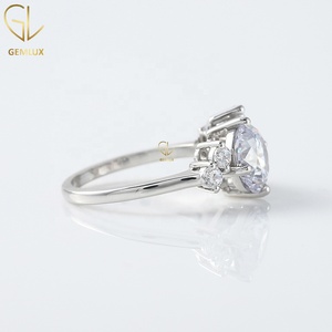 Anillo de Compromiso con Moissanita de Corte Redondo, Anillo de Plata 925 con Múltiples Piedras de Diamante para Mujer - Product Image 4