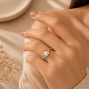 Anillo de compromiso de oro rosa con pavé retorcido y diamantes de moissanita de corte pera y ovalado de 1 quilate |   Anillo de novia único con doble piedra - Product Image 6