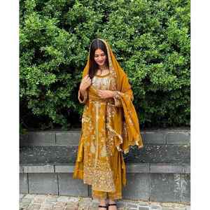 TENDANCE GEORGETTE BRODERIE SÉQUENCE TRAVAIL TOP PALAZZO AVEC DUPATTA JAUNE - Product Image 1