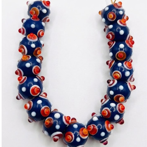 Perles en verre soufflé à la main 12 mm |   Perles de verre rondes décoratives bleu marine avec points en relief rouges et blancs pour la fabrication de bijoux - Product Image 1