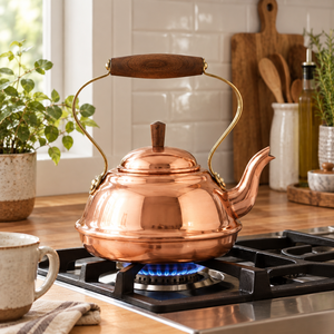 Bouilloire à thé en cuivre poli miroir de qualité supérieure avec poignée en bois, théière moderne pour cuisinière, fournisseur en gros d'appareils de cuisine - Product Image 4