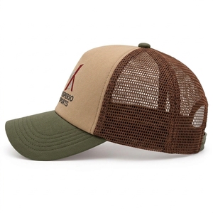 Casquette de camionneur ajustable personnalisée en maille respirante en polyester légère et confortable avec fermeture snapback pour l'extérieur et la mode - Product Image 4