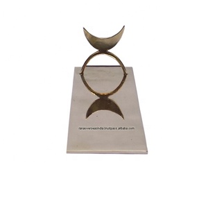Brûleur d'encens en laiton en forme de croissant de lune, traditionnel, de luxe, écologique et durable, pour Palo Santo et sauge, collection Automne - Product Image 1