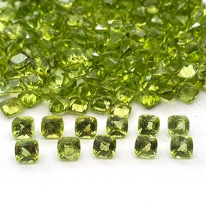 Peridoto natural tallado en forma de cojín, piedras preciosas de 4 mm, peridoto verde facetado, piedras sueltas calibradas, cuentas de peridoto para la fabricación de colgantes de joyería. - Product Image 1