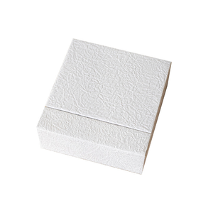 Boîte à bijoux en peluche avec fermeture à boucle de luxe, logo imprimé personnalisé, respectueuse de l'environnement - Product Image 2