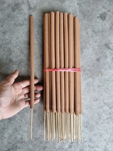 Incienso Religioso Vietnamita Premium, Varillas Grandes con Rayas, Combustión Larga de 12-16 Horas, Fragancia de Alta Calidad, 100% Natural - Product Image 3