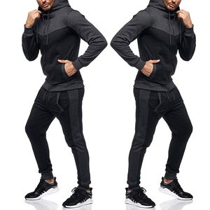 Ensemble de survêtement performant avec une construction légère, un matériau respirant et un design flexible pour la course à pied et la remise en forme - Product Image 6