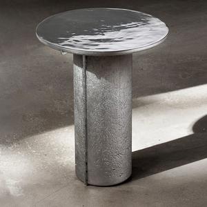 Table d'appoint en aluminium haut de gamme de qualité supérieure, meuble d'appoint en métal de qualité premium, tables ottomanes pour hôtel, maison, salon, laiton - Product Image 1