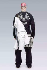 เสื้อแจ็คเก็ตเทคแวร์ผู้ชายสีขาว สไตล์ฟิวเจอร์ริสติก ไซเบอร์พังก์ สตรีทแวร์ กันลม แนวแทคติคอล คาร์โก้ ฟังก์ชันแนล เสื้อคลุมอเนกประสงค์สำหรับคนเมือง - Product Image 6