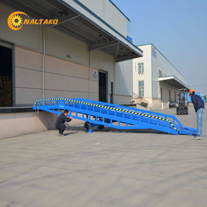 Rampa para Montacargas de 6 Toneladas Hecha a Medida para Carga de Contenedores, Rampa Hidráulica Móvil para Muelle, Certificación ISO 9001, Stock Disponible, Fábrica en Vietnam - Product Image 1