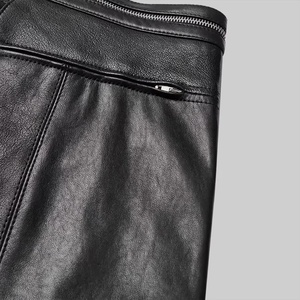 Pantalon Moto Décontracté Léger en Cuir Noir pour Homme avec Fausses Fermetures Éclair, Taille Mi-Haute, Coupe Droite, Style Hiver 2027 - Product Image 4