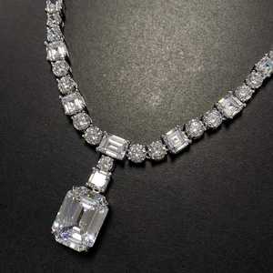 Collier exclusif pour femme avec diamant taille émeraude certifié IGI, couleur D-E-F, plaqué rhodium, or rose tendance - Product Image 3