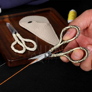 Tijeras de Bordado Ligeras de Precisión para Cortar Hilo de Coser y Manualidades - Product Image 4