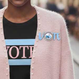 Pin de solapa Jack and Jill Blue Vote con adorno de perlas, broche de campaña, accesorio electoral llamativo - Product Image 6