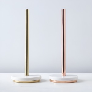 Porte-serviettes en papier moderne en métal sur pied avec base en marbre, finition or et or rose, pour utilisation sur table - Product Image 2