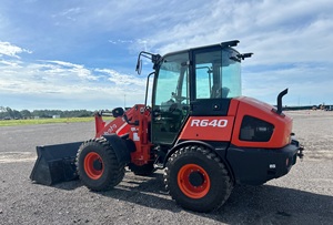 Cargadora de Ruedas Kubota R640, Cargadora Frontal Diésel, Equipo de Construcción para Manejo en Patios y Sitios - Product Image 4
