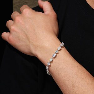 Pulsera de Cadena de Plata 925 con Diamante de Corte Esmeralda Engastado en Garra, Joyería Clásica de Boda para Mujer, Diseño Geométrico - Product Image 1