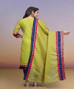 ชุดเสื้อผ้าฝ้ายลายแจ็คการ์ดแฟนซี คันชี พร้อมผ้าคลุมไหล่ ชุดลำลอง แห้งเร็ว เสื้อผ้าชาติพันธุ์สำหรับผู้หญิง สีเขียวพาร็อต - Product Image 2