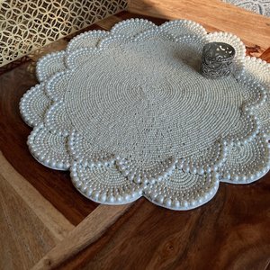 Napperon décoratif brodé de sequins et de perles, fait main, centre de table, accent pour salle à manger, restaurant, banquet, broderie - Product Image 4