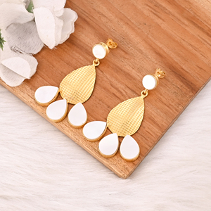Pendientes colgantes de latón con nácar natural, joyería de moda hecha a mano para mujer - Product Image 4