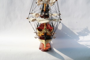 Modèle de bateau à voile en bois fait main - Navire à voile mythique du XVIIe siècle, modèle réduit, décoration intérieure, La Licorne Marron - Product Image 3