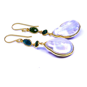 Pendientes colgantes de plata 925 chapados en oro con perla barroca de agua de mar y turmalina verde engastada en bisel para mujer, uso diario romántico - Product Image 3