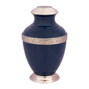 Urna de cremación de latón Premium con artesanía clásica y acabado pulido elegante por Axiom Home Accents - Product Image 1