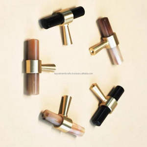 Boutons en corne noire naturelle, forme ronde, artisanat pour la décoration de tiroirs, portes et armoires - Product Image 1